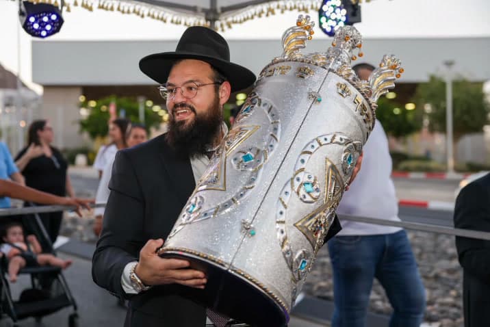 רגע מבית המדרש בשערי החיים