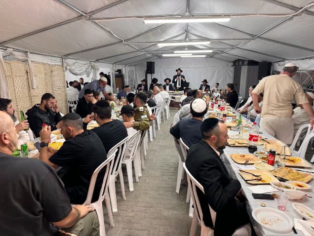 רגע מבית המדרש בשערי החיים