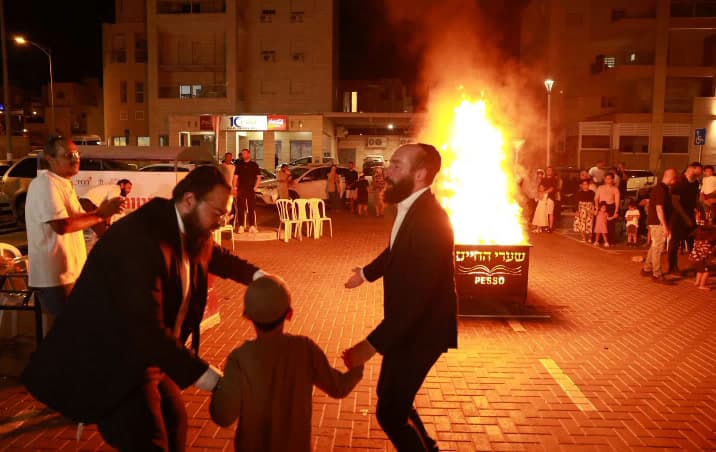 רגע מבית המדרש בשערי החיים